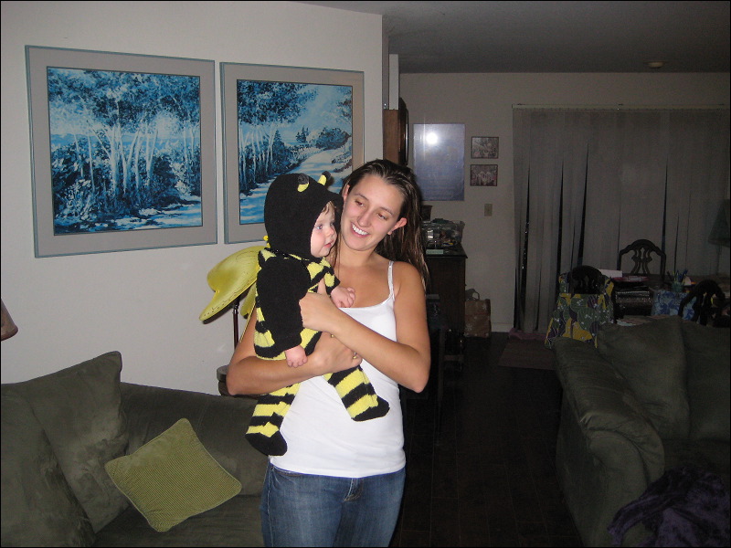 Emi , Rachel  • We Buzz...We Trick...We Treat!  • The Doblick House  • Santa Cruz  • CA   • 10/31/2008